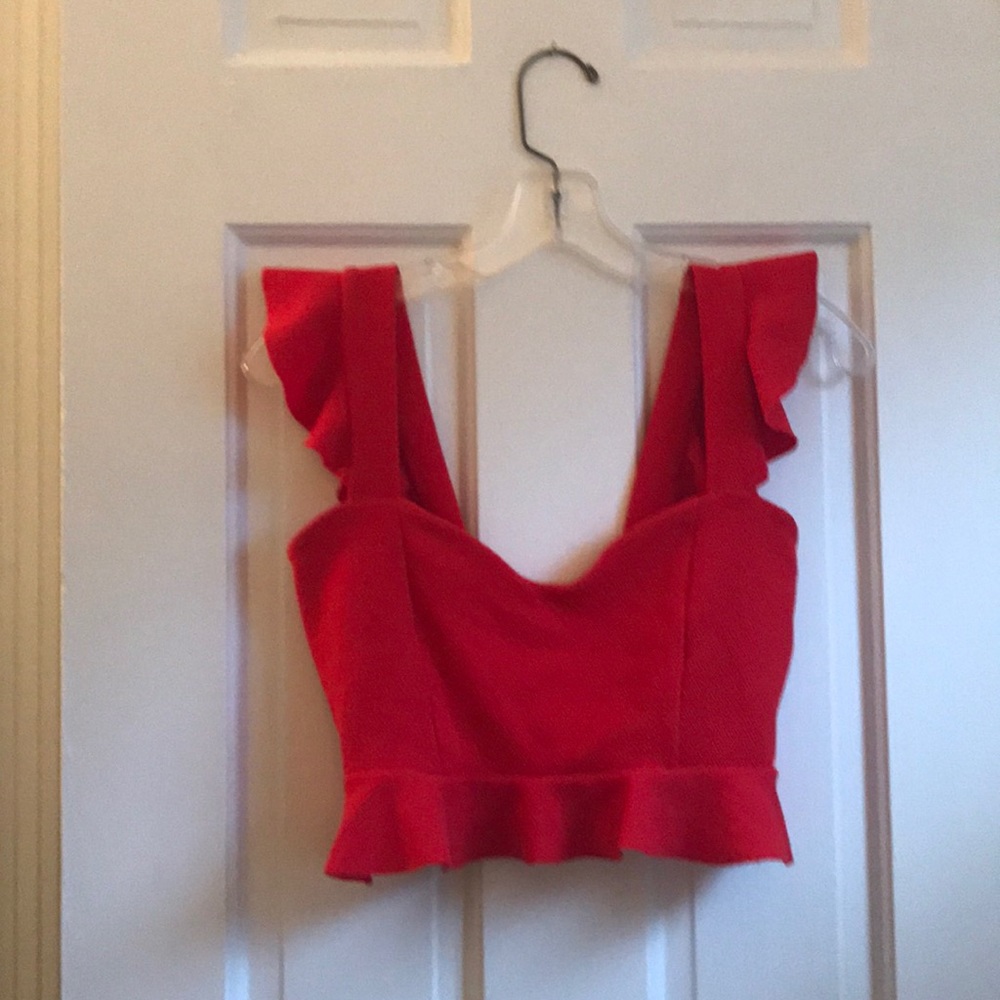 5/$20!  BooHoo (6) adorable ruffled crop top.